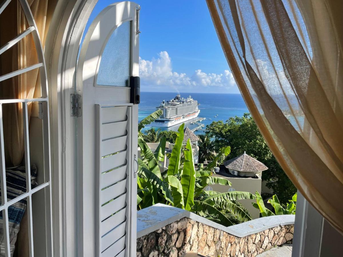 Hummingbird Retreat - Luxury Oceanview Apt, 7-Minute Walk To Beach โอโชรีโอส ภายนอก รูปภาพ
